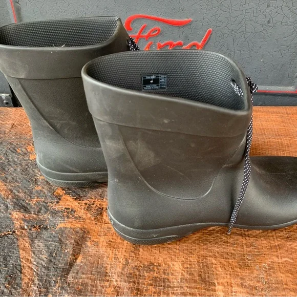 Final markdown Crocs Freesail Boots Black Comfort Waterproof rain short boot - Picture 3 of 6